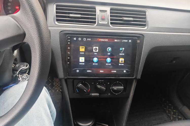 Used Volkswagen Santana 2015 1.6L Manual Fashion Edition Audio And AC Panel