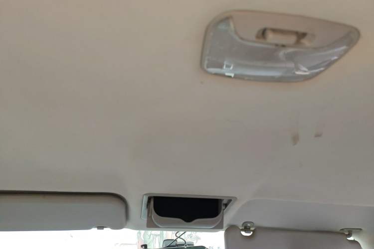 Used Mitsubishi Pajero Sport 2013 2.4L Manual Two-Wheel Drive Comfort Edition Headliner