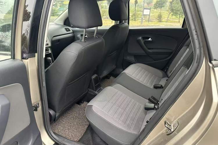 Used Volkswagen Polo 2014 1.6L Cross Polo Automatic