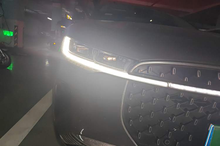 Used Lincoln Z 2022 iXiang Zunyi Edition Right Front Headlight