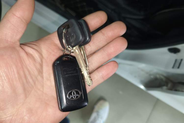 Used Toyota YARiS L Zhi Xuan 2015 1.5E Automatic Charm Edition