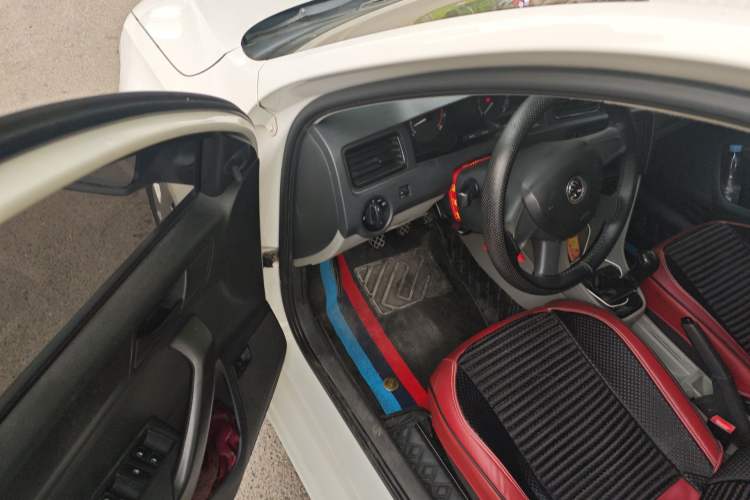 Used Skoda Rapid 2013 1.4L Manual Enjoyment Model