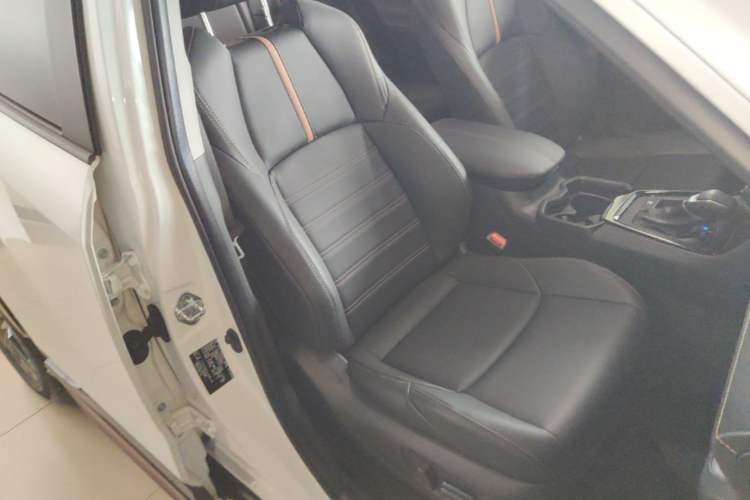 Used Toyota Wildlander 2024 Dual-Motor 2.5L E-CVT Two-Wheel Drive Luxury PLUS Edition Right Front Seat