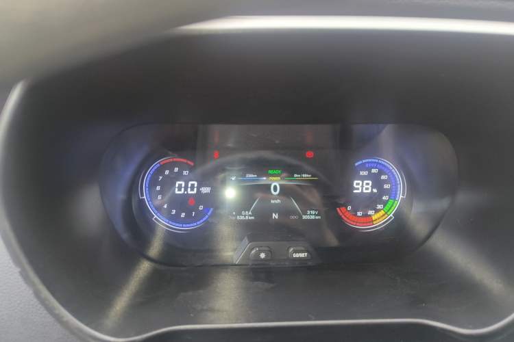 Used CHANGAN KAICHENG Ruixing EM80 2023 Side-Hinged 6-Seater Comfort Version 38.7 kWh Instrument Cluster