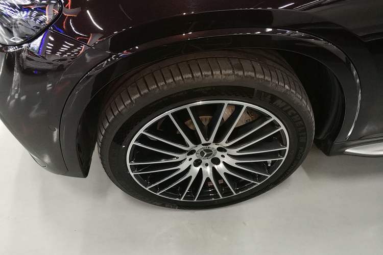 Used Mercedes-Benz GLC 2023 Facelifted GLC 300 L 4MATIC Luxury Version 5 Seats