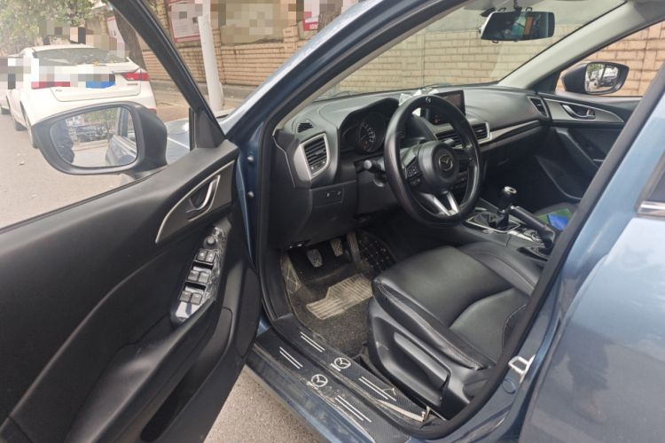 Used Mazda 3 Axela 2017 Sedan 1.5L Manual Luxury Model Emission Standard China V