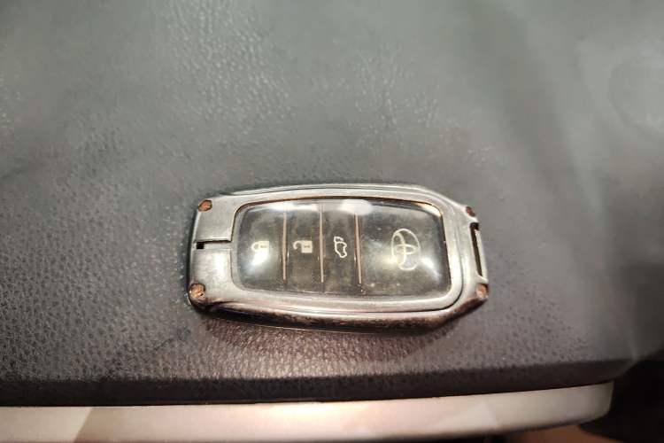 Used Toyota RAV4 2015 2.5L Automatic 4x4 Luxury Edition