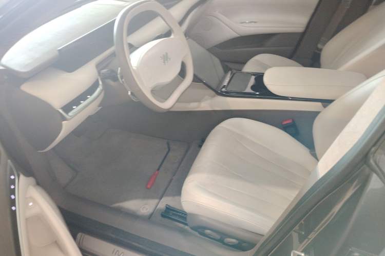 Used IM L7 2022 Pro Model Left Front Seat