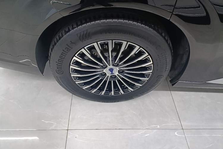Used Denza D9 2024 DM-i 980 Four-Wheel Drive Prestige Model
