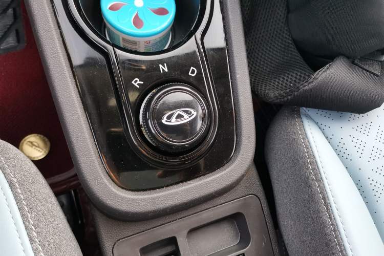 Used Chery Little Ant 2022 Updated Version Sweet Pink Edition Full-Sugar Version 55kW 408km Range (Triple-Lithium Battery) Gear Lever