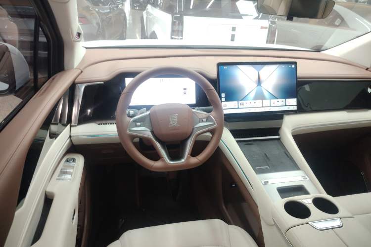 Used BYD Xia 2025 DM-i 1.5T 100km Supreme Edition
