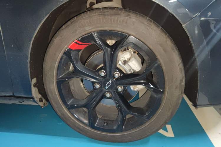 Used Chevrolet Malibu XL 2019 Redline 550T Automatic Sport Edition Right Front Wheel Hub