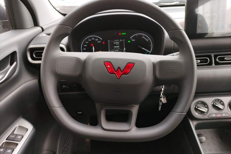 Used Wuling Hongguang New Energy 2025 Extended-Range Hybrid 50KM Comfort Version
