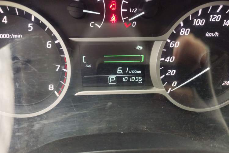 Used Nissan Lannia 2016 1.6L CVT Smart Cool Edition Odometer Close Up