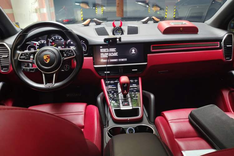 Used Porsche Cayenne E-Hybrid 2021 Cayenne E-Hybrid 2.0T Center Console