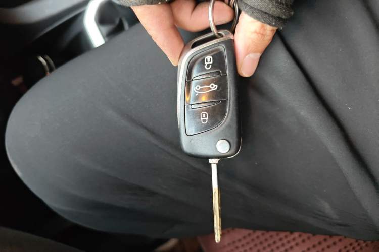 Used Peugeot 301 2016 1.6L Manual Comfort Edition Vehicle Key