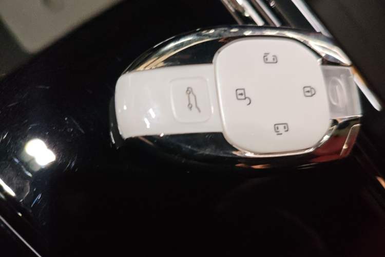 Used GAC Trumpchi M8 2024 Zongshi Series 400T Ultimate Edition Interior 1