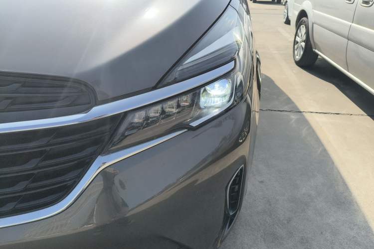 Used Buick GL8 2021 Land Cruiser Executive Class 652T Luxury Model
