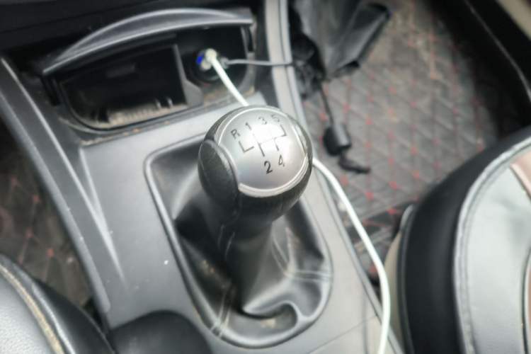 Used Bestune B50 2012 1.6L manual sunroof version