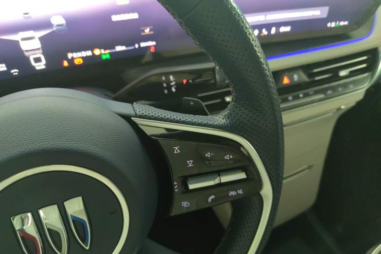 Used Buick Century 2023 2.0T Six-Seater Yinshi Edition