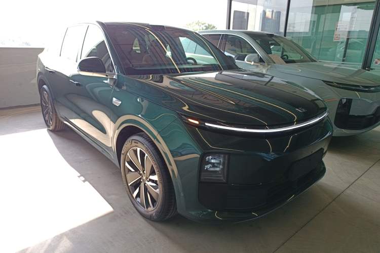 Used Li Auto L6 2025 Max Smart Refresh Edition Front Right 45 Deg