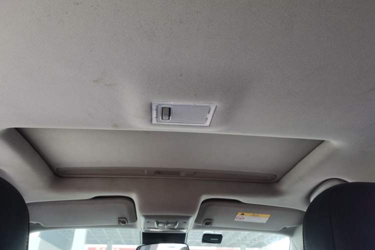 Used Buick Encore 2015 1.4T Automatic Two-Wheel Drive Urban Elite Version Headliner