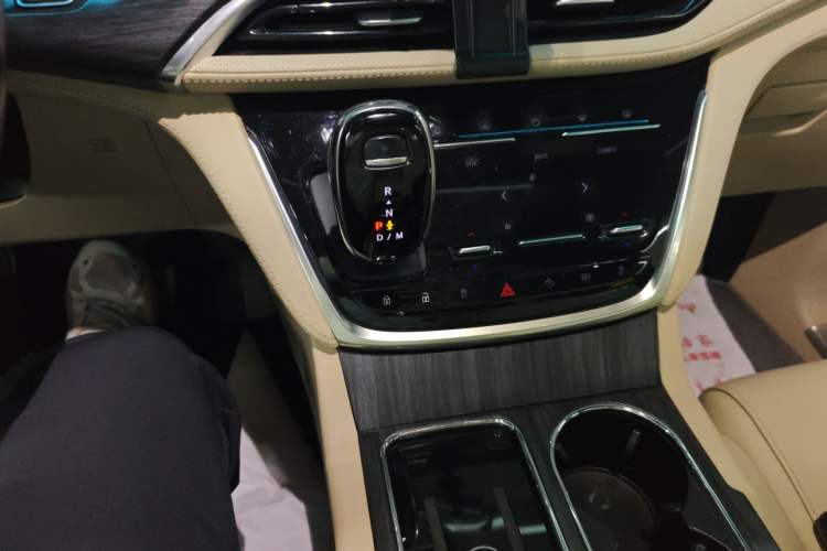 Used Buick GL8 2022 ES Land Cruiser 653T Luxury Model
