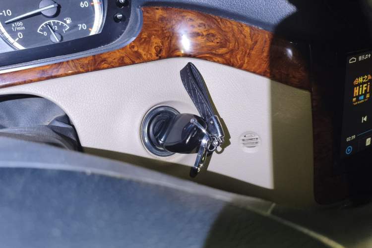 Used Mercedes-Benz Viano 2013 3.0L Comfort Edition Vehicle Key