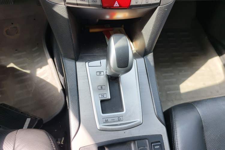 Used Subaru Outback 2010 2.5i Luxury Edition Gear Lever