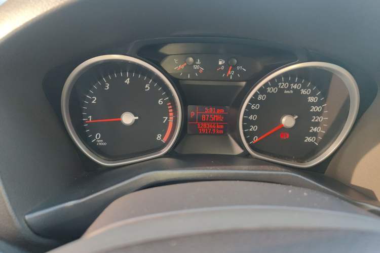 Used Ford Mondeo 2011 2.3L Fashion Edition Odometer Close Up