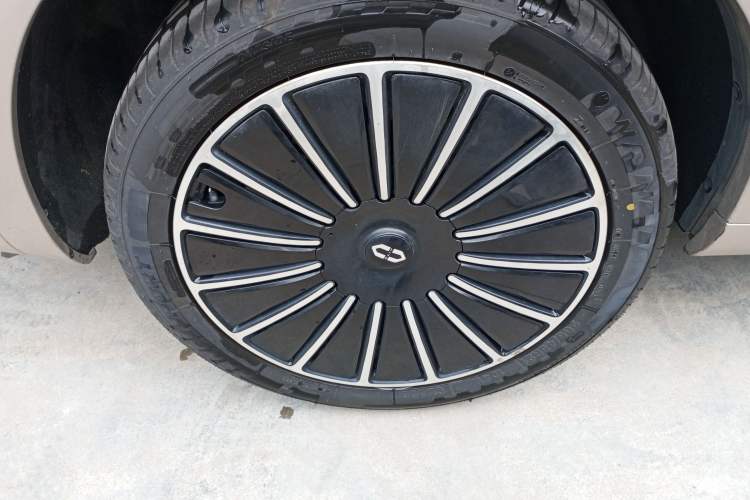 Used Hima AITO M7 2022 1.5T Four-Wheel Drive Flagship Edition
