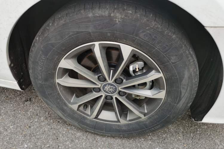 Used BYD Qin PLUS 2024 HONOR Edition DM-i 55KM Leading Model Right Front Wheel Hub