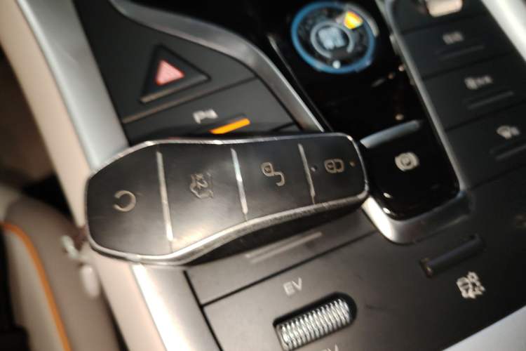 Used BYD Song Pro New Energy 2024 HONOR Edition DM-i 71KM Navigation Model