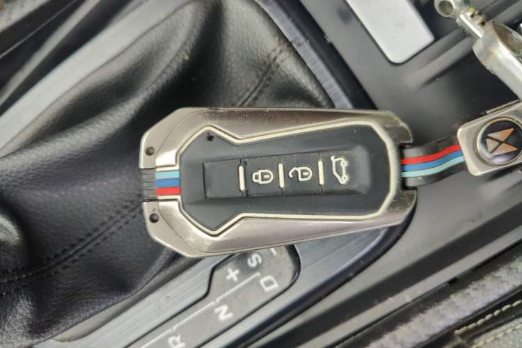 Used JMC Yusheng S330 2016 1.5L GTDi Automatic Two-Wheel Drive Flagship Edition
