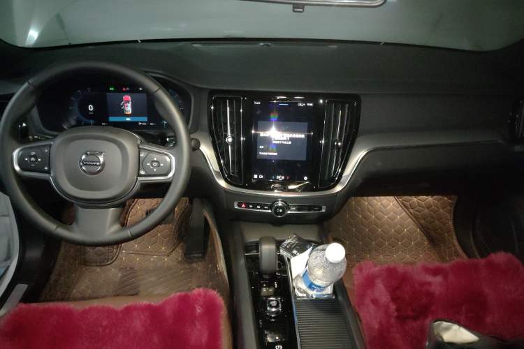 Used Volvo S60 2025 B4 Zhiyi Luxury Edition Audio And AC Panel