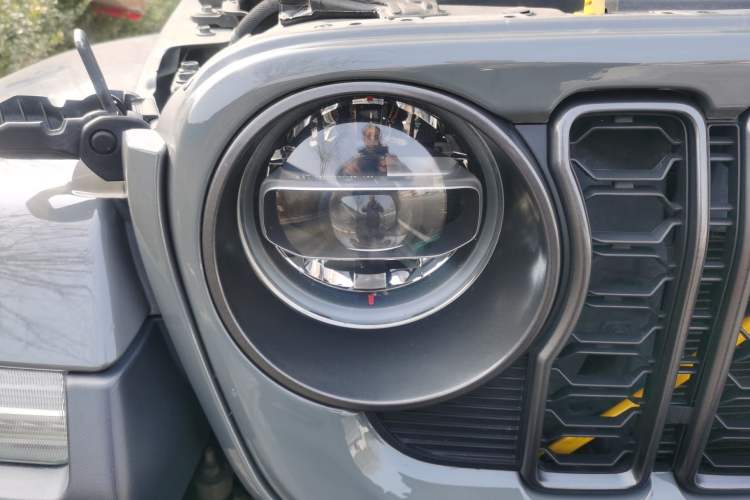 Used Jeep Wrangler 2018 2.0T Sahara Four-Door Edition
