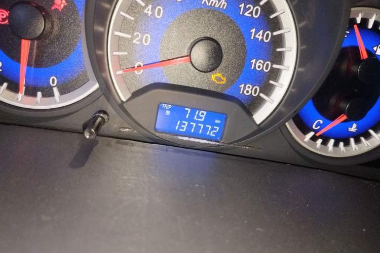 Used Suzuki Wagon R X5 2013 Cruise Edition 1.4L VVT Luxury Model China IV Standard Odometer Close Up