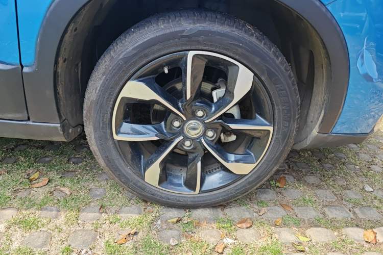 Used Dongfeng Aeolus AX4 2017 1.6L DCT Trendy Style Right Front Wheel Hub