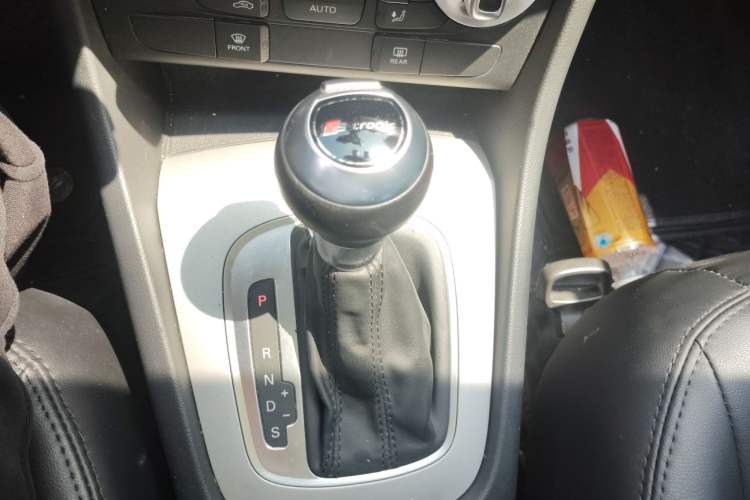 Used Audi Q3 2016 30 TFSI Collector's Edition Intelligent Model Gear Lever