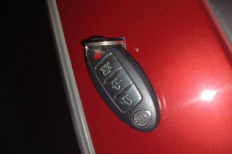 Used Nissan Tiida 2013 1.6L CVT Cool Cafe Edition