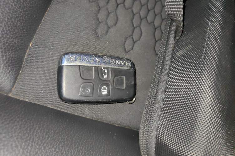 Used Land Rover Discovery Sport 2018 240 PS PURE Edition
