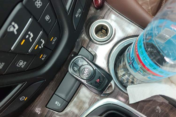 Used Buick Envision 2017 20T Two-Wheel Drive Luxury Model
