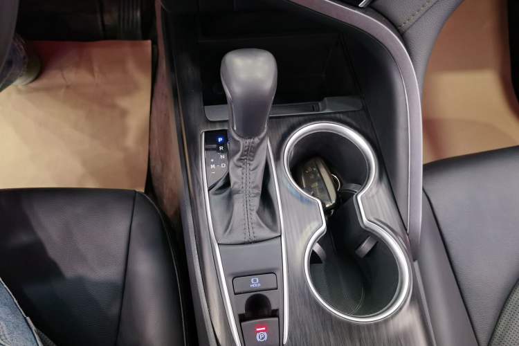 Used Toyota Camry 2023 2.0G Luxury Edition Gear Lever