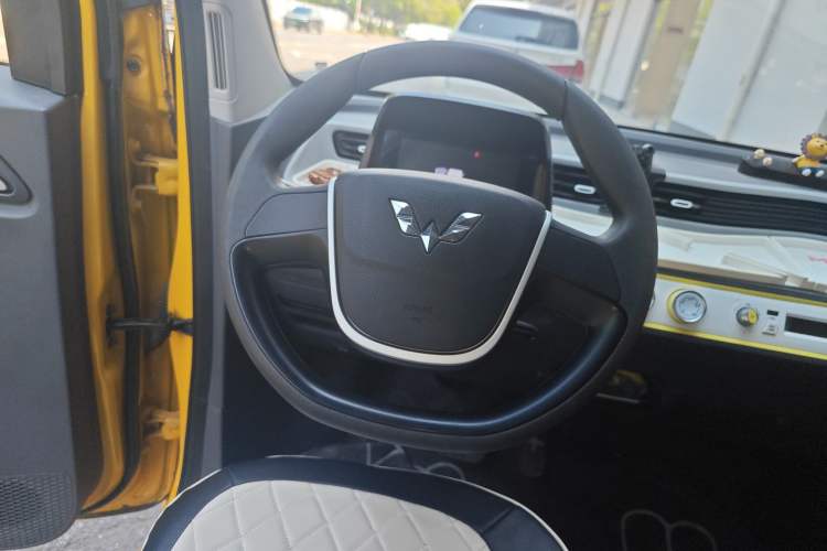 Used Wuling Hongguang MINIEV 2021 Macaron Fashion Model Lithium Iron Phosphate