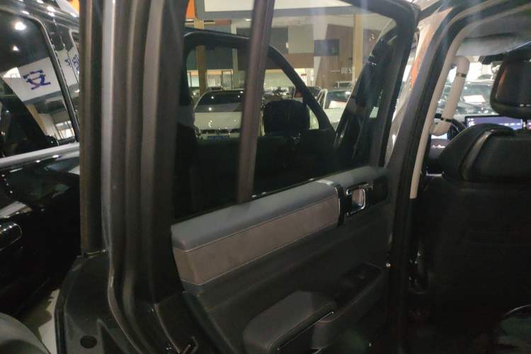 Used Formula Leopard Leopard 5 2023 Navigator Edition