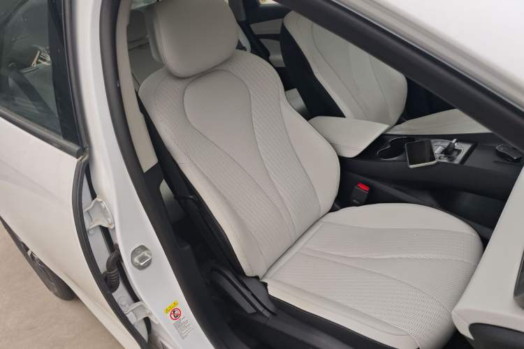 Used BYD Seal 05 DM-i 2025 DM-i Intelligent Drive 120KM Flagship Model Right Front Seat