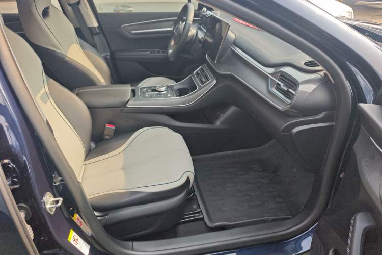 Used BYD Destroyer 05 2024 HONOR Edition DM-i 55KM Luxury Model
