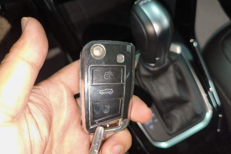 Used Volkswagen T-ROC 2021 280TSI DSG Two-Wheel Drive Comfort Connect Edition
