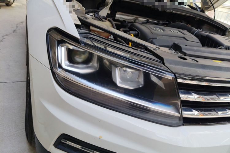 Used Volkswagen Tiguan L 2017 330TSI Automatic Two-Wheel Drive Luxury Edition Right Front Headlight