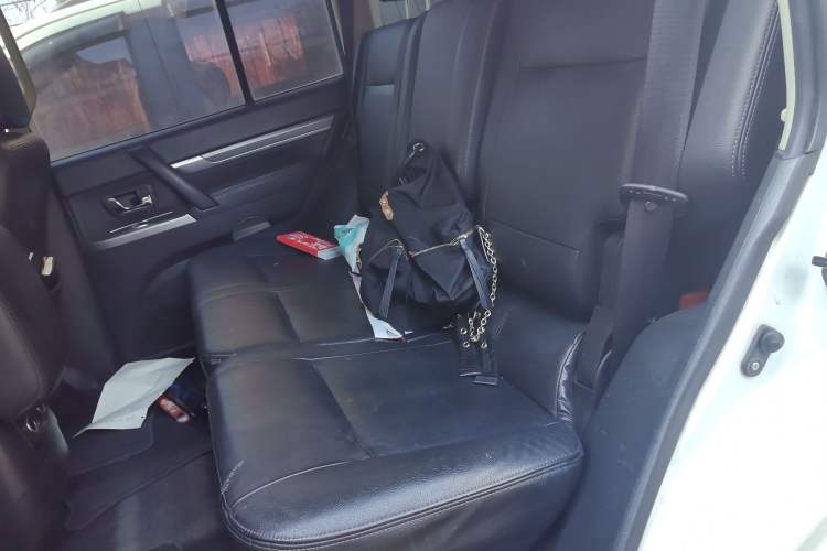 Used Mitsubishi Pajero 2015 3.0L Automatic Elite Overdrive Version China IV Standard
